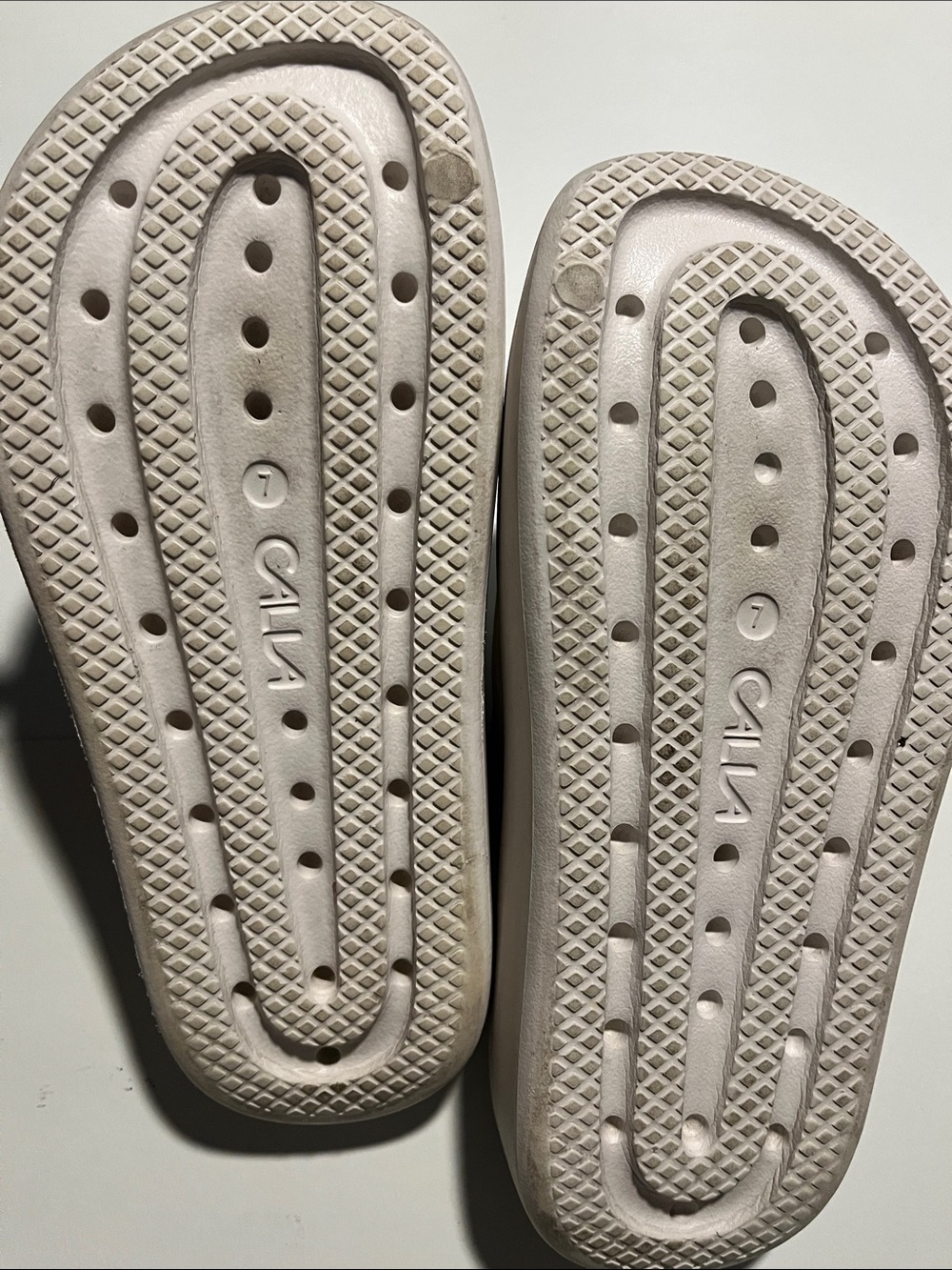 Calla Slides - Picture 4 of 4